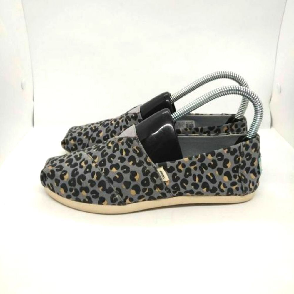 Toms Alpargatas Leopard Print Slip On Loafers Womens‎ Size 6 Grey Black Casual